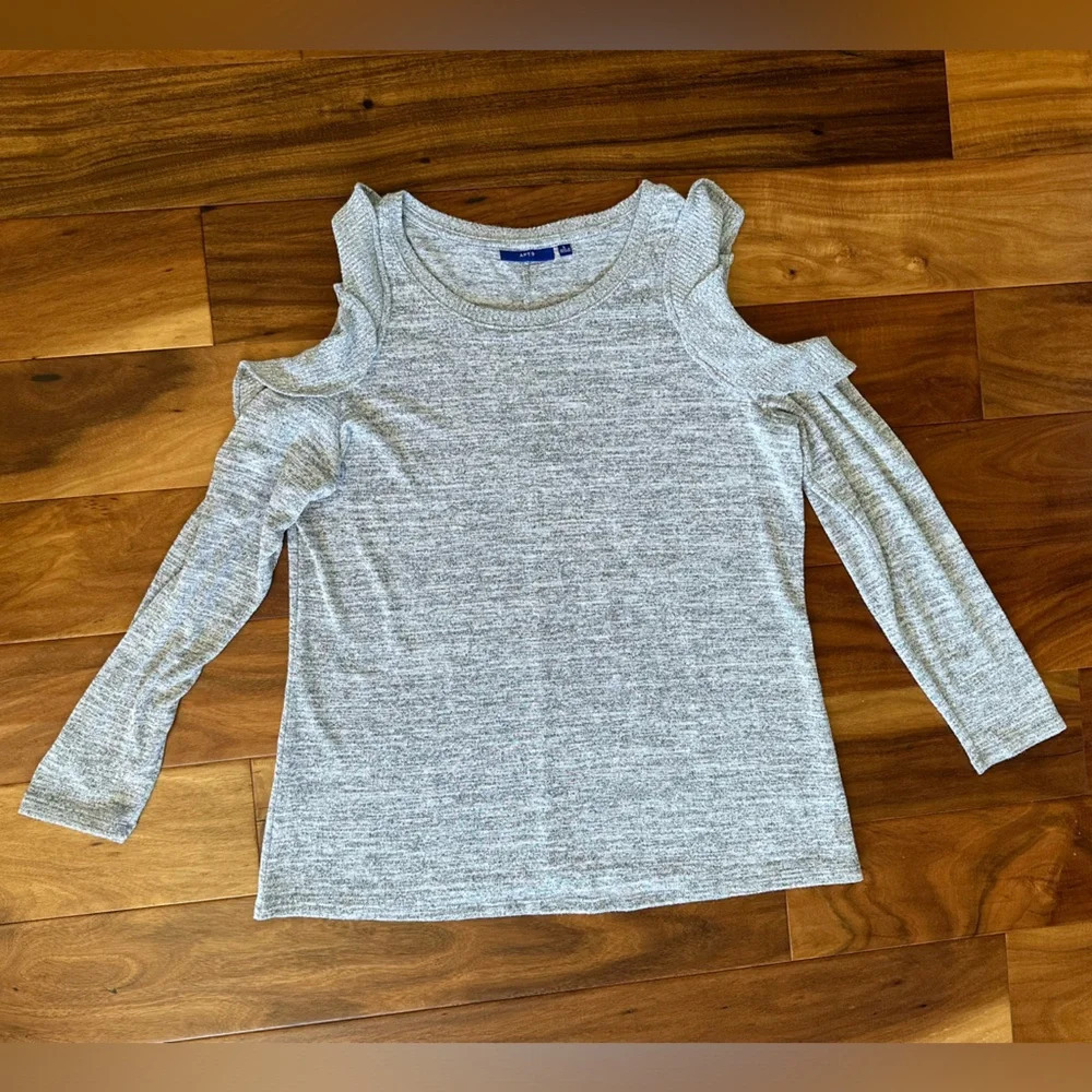 Apt 9 Grey Peekaboo Ruffled Sleeve Sweater size Large